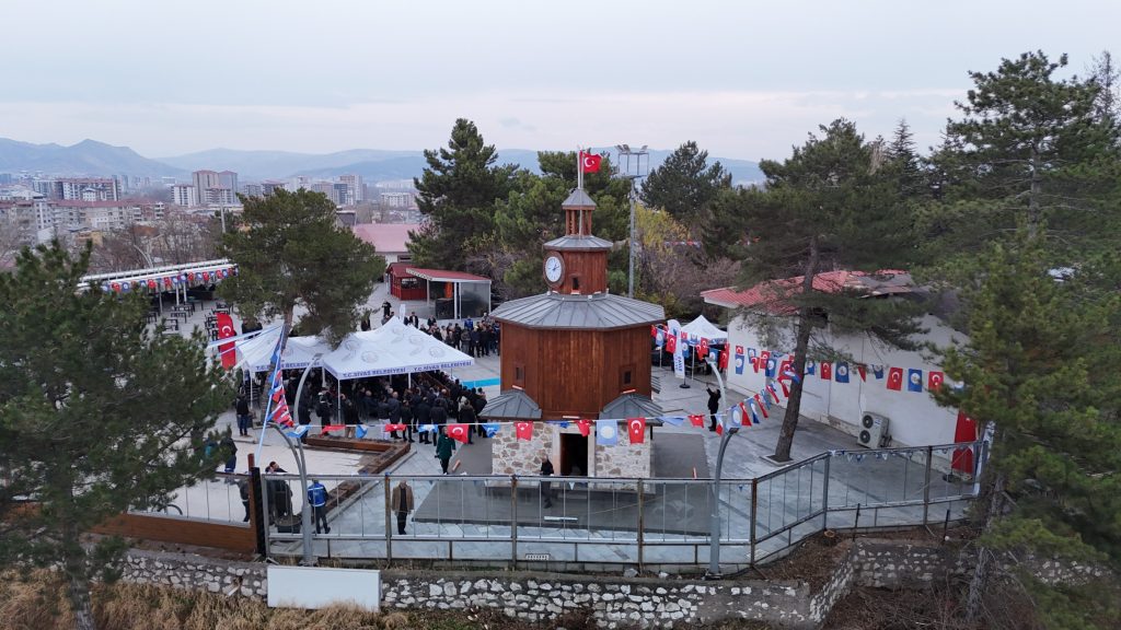 Sivas'ın Zamana Yolculuğu: Tarihi Saat Kulesi Yeniden Hayat Buldu! AW594209 03 | Gündem Sivas™ Haber