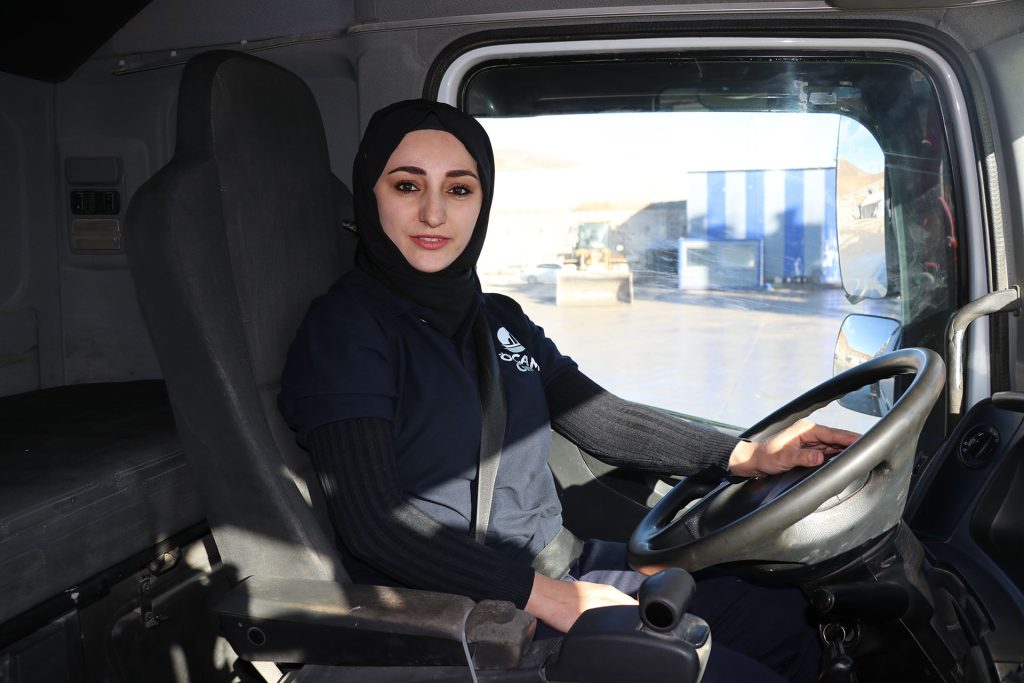 Sivas'ın Öncüsü: Rabia Demir İlk Kadın Silobas Şoförü Olarak Tarih Yazıyor AW597052 01 | Gündem Sivas™ Haber