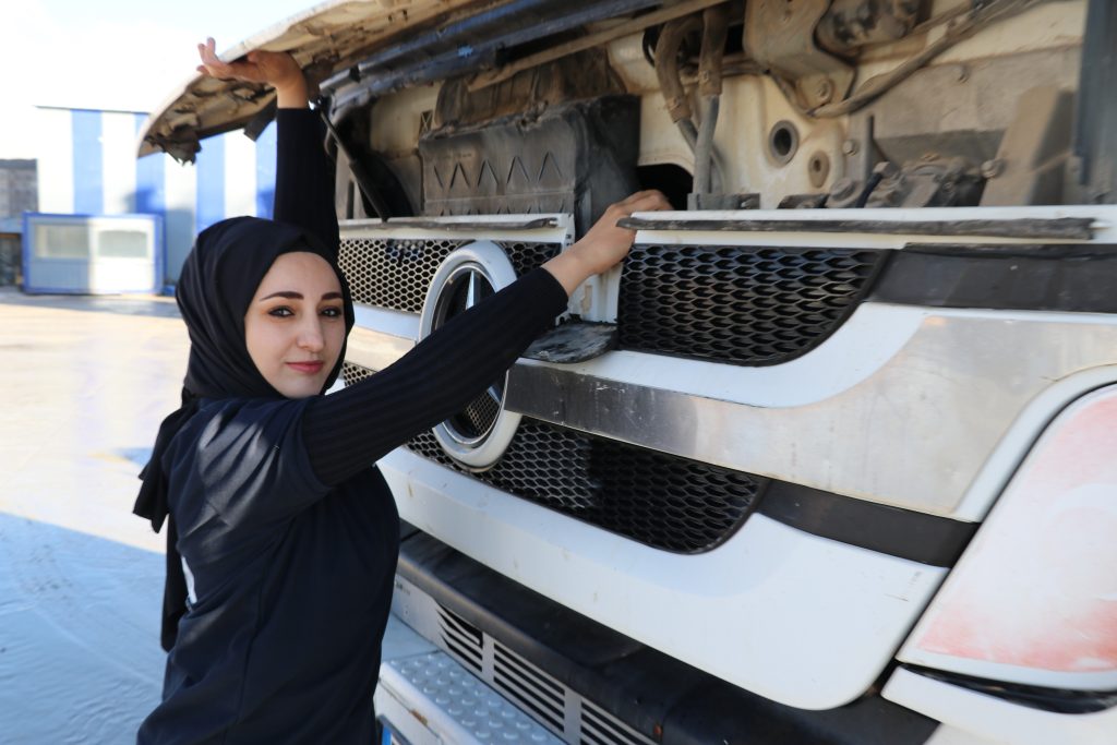 Sivas'ın Öncüsü: Rabia Demir İlk Kadın Silobas Şoförü Olarak Tarih Yazıyor AW597052 04 | Gündem Sivas™ Haber