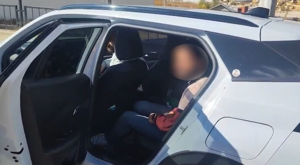 Sivas'ta Göçmen Kaçakçılığına Büyük Darbe: 83 Düzensiz Göçmen ve 18 Organizatör Yakalandı AW597383 01 | Gündem Sivas™ Haber