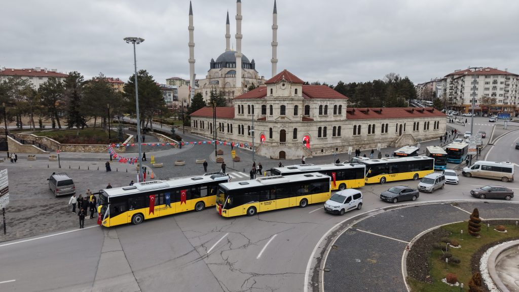 Sivas Ulaşımında Dönüşüm: 2 Yeni 12 Metrelik Otobüs Hizmette! AW598092 02 | Gündem Sivas™ Haber