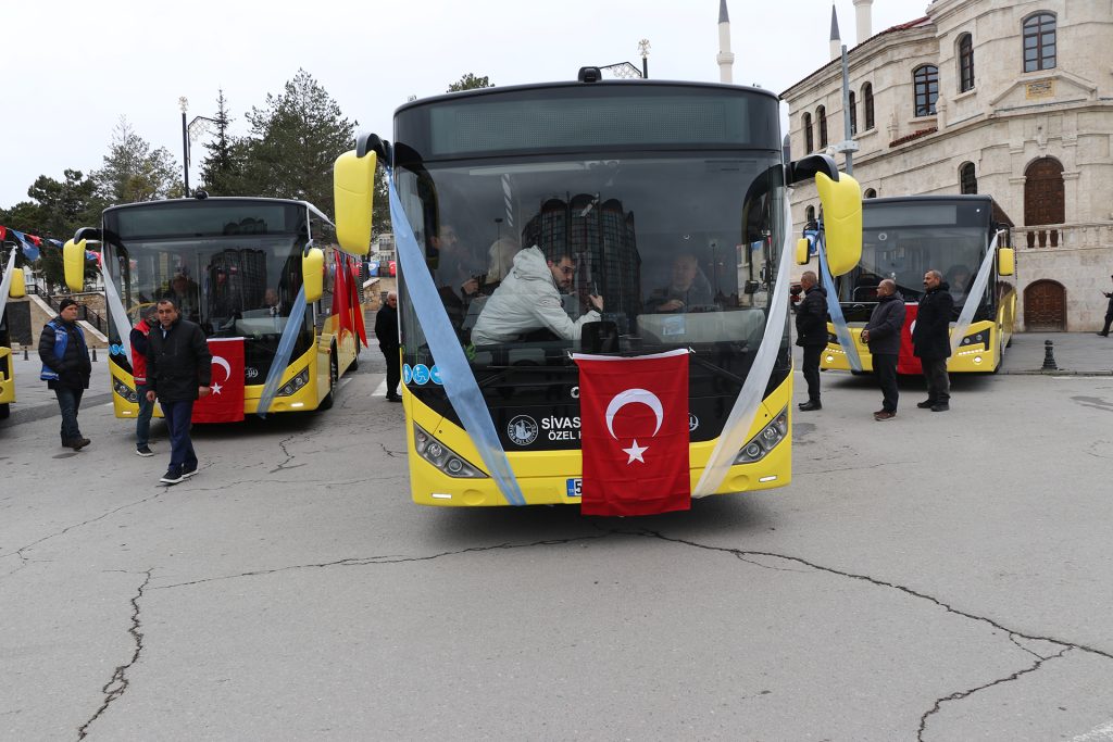 Sivas Ulaşımında Dönüşüm: 2 Yeni 12 Metrelik Otobüs Hizmette! AW598092 06 | Gündem Sivas™ Haber