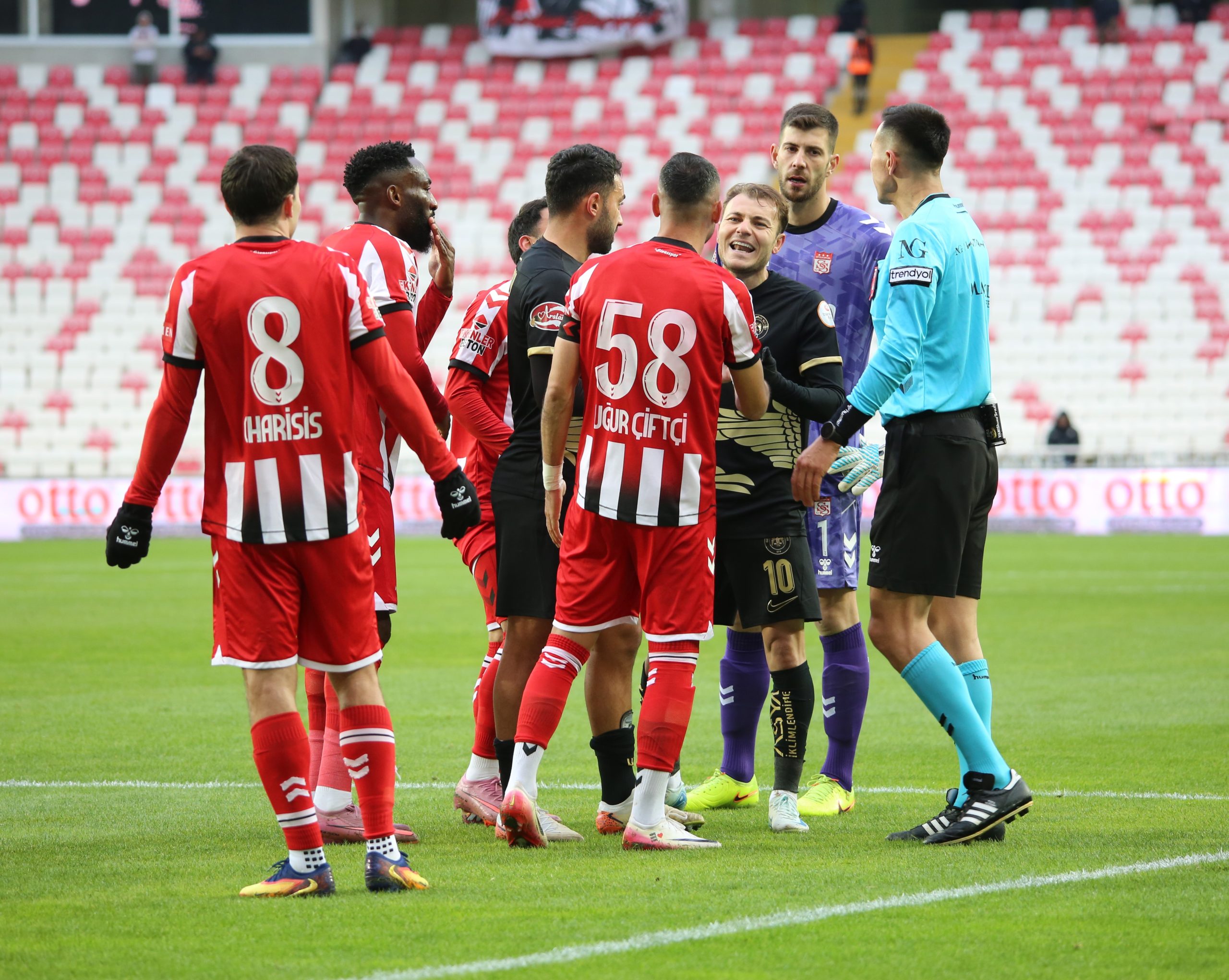 Trendyol 1. Lig Maç Özeti: Özbelsan Sivasspor, Çorum FK Karşısında Puanı Kurtardı