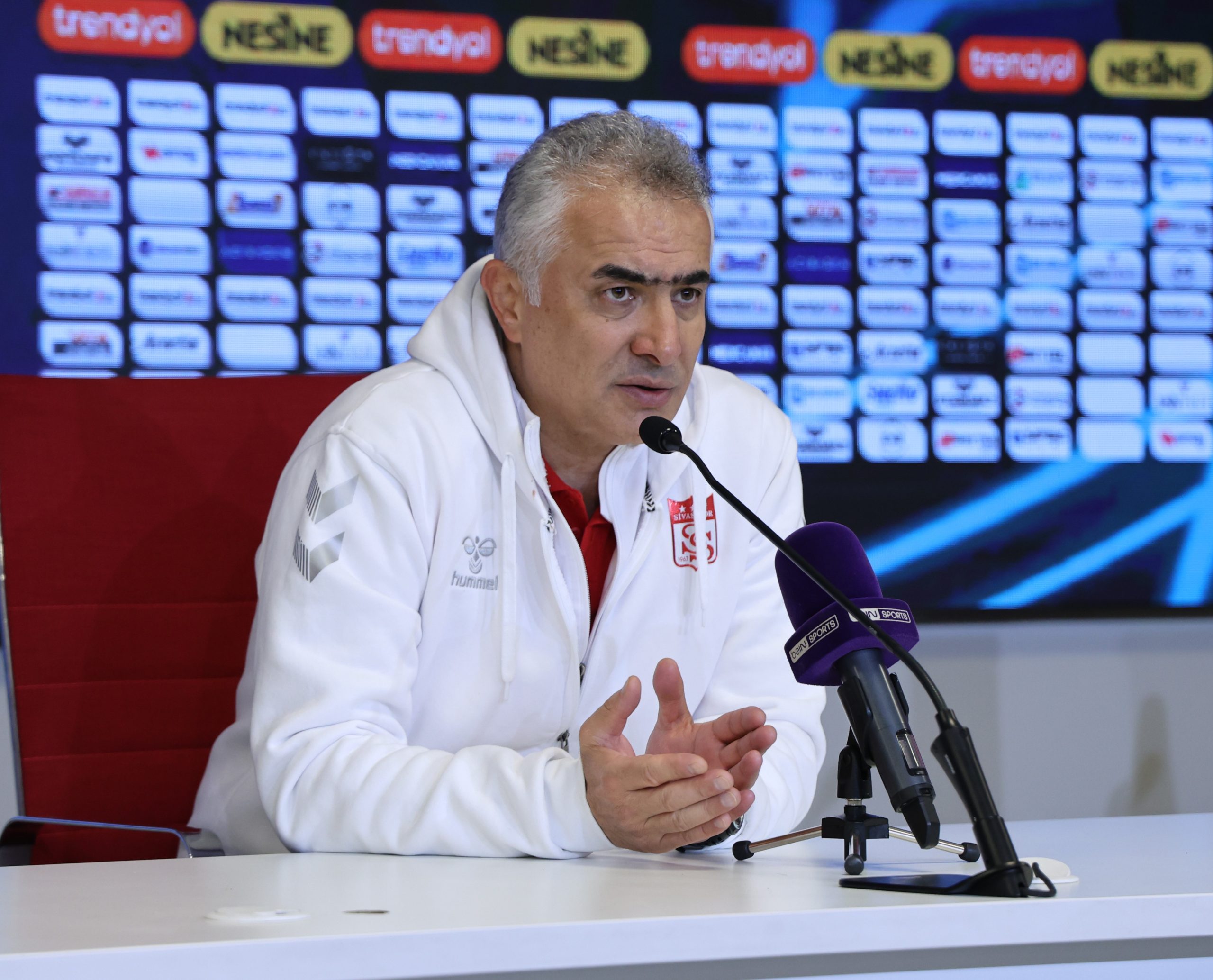 Teknik Direktör Mehmet Altıparmak'tan Hakem Tepkisi: "İnanılmaz Bir İstikrarı Vardı!"