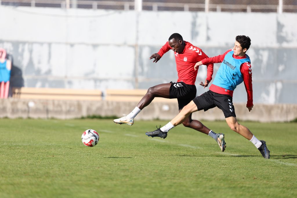 Özbelsan Sivasspor'da Iğdır FK Maçı Hazırlıkları Başladı AW599077 02 | Gündem Sivas™ Haber