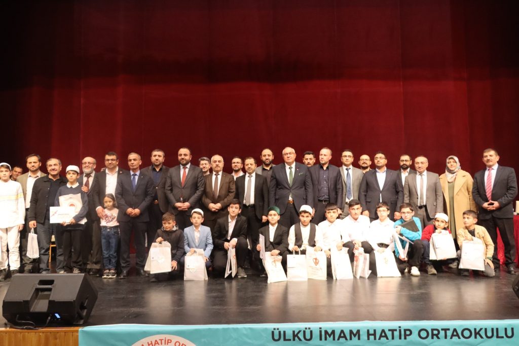Sivas'ta Kur’an Bülbülleri Yarıştı: Genç Sada İl Finali Sonuçlandı Sivas’ta Kur’an Bülbülleri Yarıştı: Genç Sada İl Finali Sonuçlandı