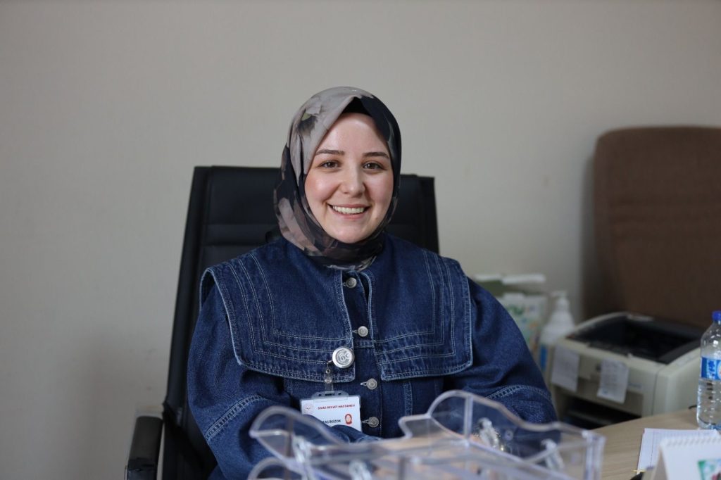 Çocuklarda Kontrolsüz Ekran Kullanımı "Sessiz Kriz"e Dönüşüyor! AW600803 01 | Gündem Sivas™ Haber