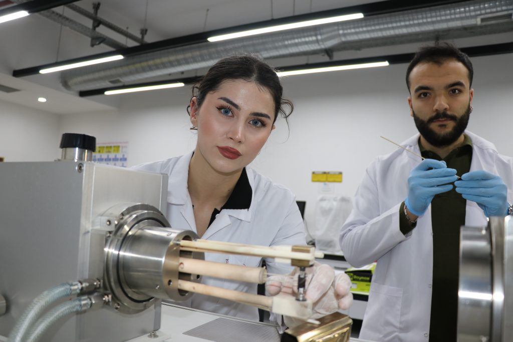 Vücut Isısından Elektrik Üreten Yerli Teknoloji AW600831 03 | Gündem Sivas™ Haber