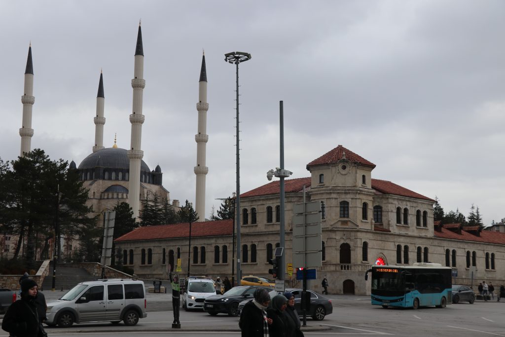 Sivas’ın Yeni Sembolü Yükseliyor: Merkez Camisi Silüeti Değiştirdi AW600839 05 | Gündem Sivas™ Haber