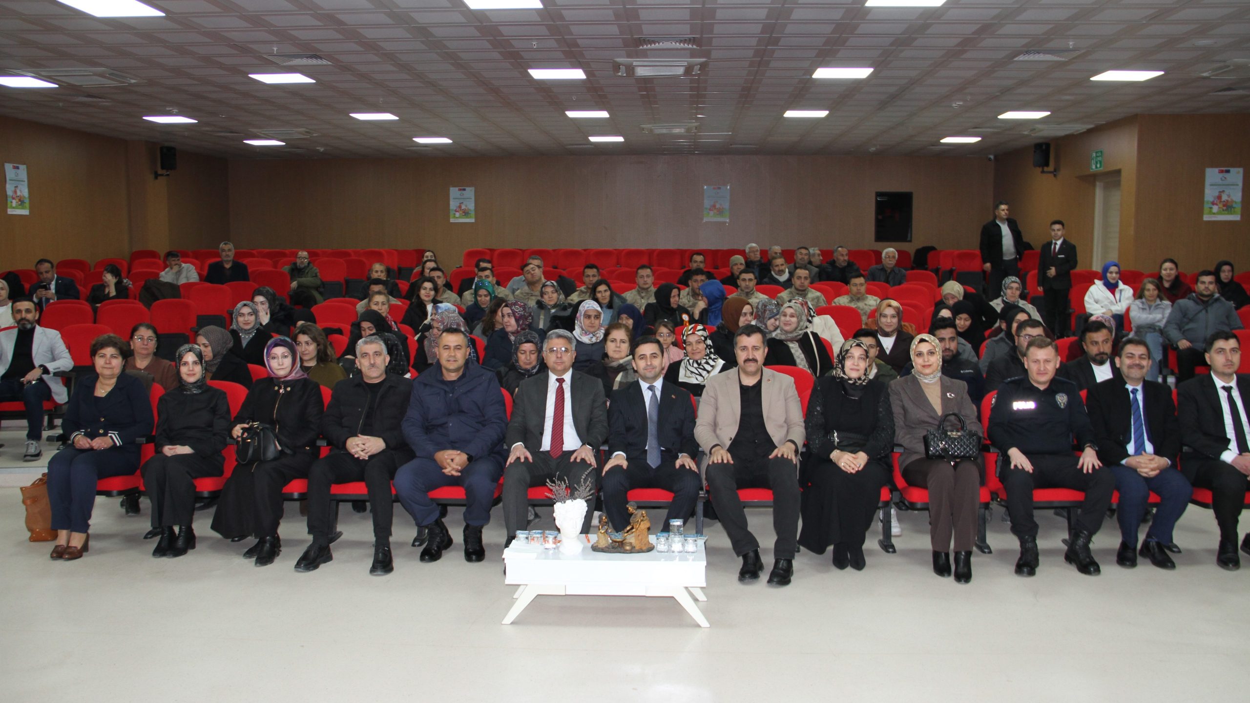 Suşehri'nde Anlamlı Etkinlik: Koruyucu Aile Farkındalık Programı AW600903 01 edited scaled | Gündem Sivas™ Haber