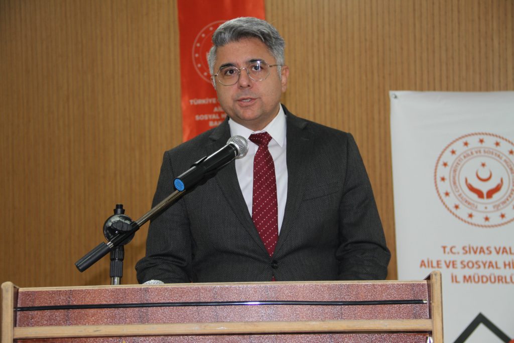 Suşehri'nde Anlamlı Etkinlik: Koruyucu Aile Farkındalık Programı Suşehri’nde Anlamlı Etkinlik: Koruyucu Aile Farkındalık Programı