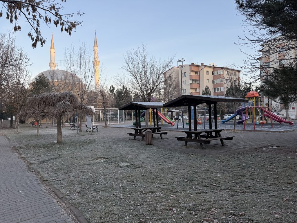 Sivas’ta Kış Kapıya Dayandı: Termometreler Eksi 5’i Gördü! AW601472 04 | Gündem Sivas™ Haber