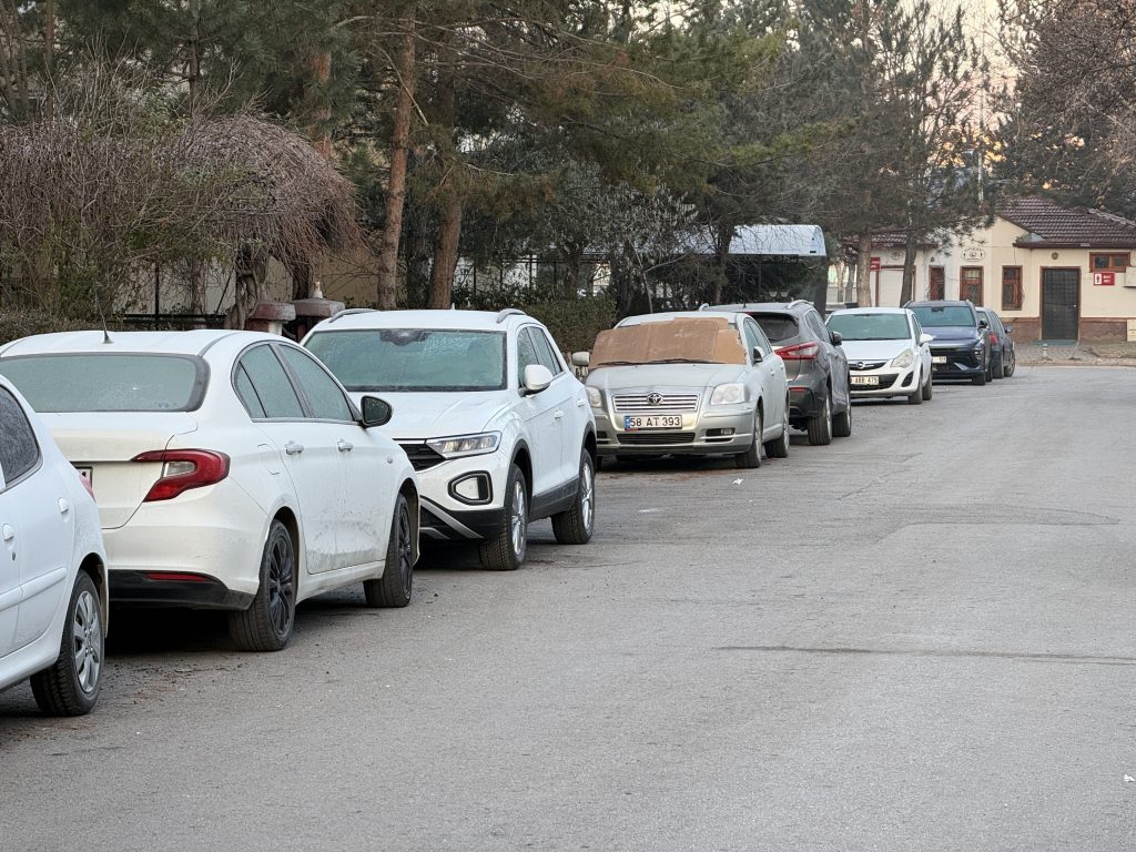 Sivas’ta Kış Kapıya Dayandı: Termometreler Eksi 5’i Gördü! AW601472 05 | Gündem Sivas™ Haber