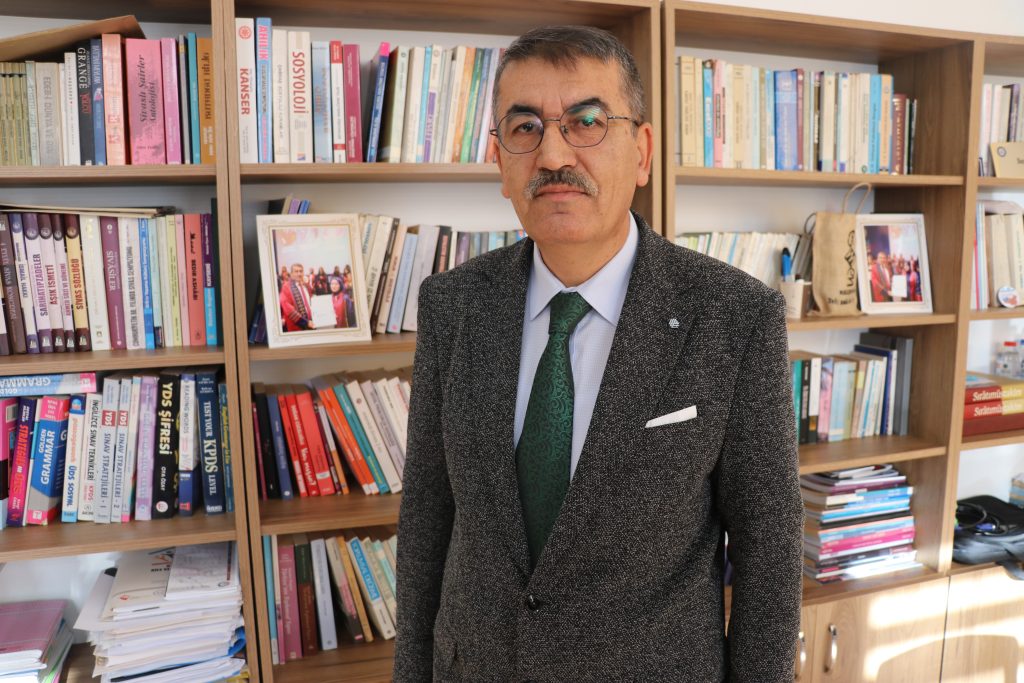 Türkiye’de Aile Yapısı Neden Değişiyor? Prof. Dr. Vehbi Ünal’dan Çarpıcı Analiz Türkiye’de Aile Yapısı Neden Değişiyor? Prof. Dr. Vehbi Ünal’dan Çarpıcı Analiz