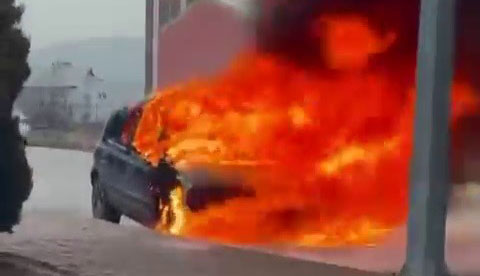 Sivas’ta Araç Sahiplerine İtfaiyeden Kritik Uyarı! Sivas’ta Araç Sahiplerine İtfaiyeden Kritik Uyarı!