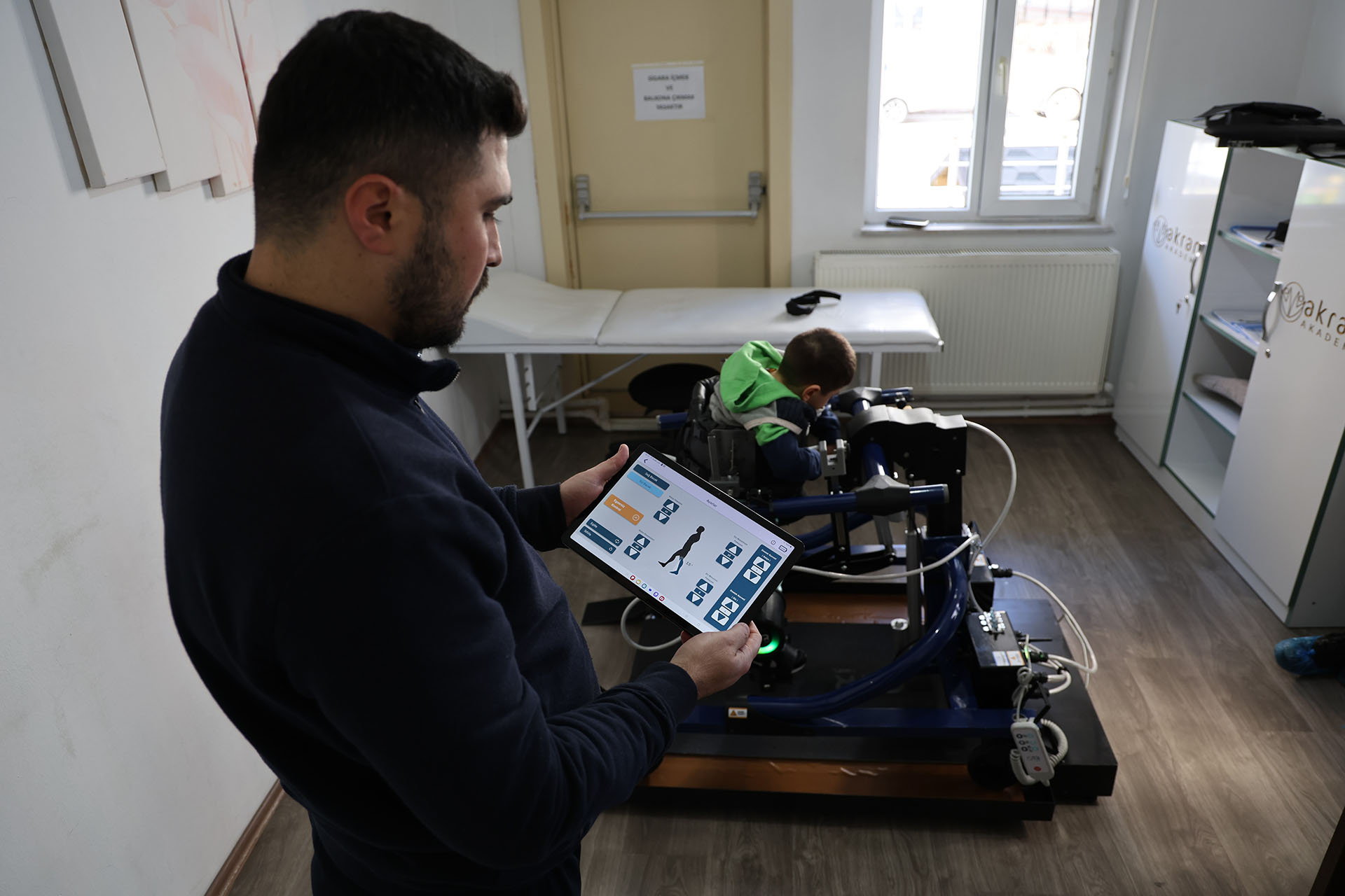 Sivas’ta Devrim: Yerli Mobil Yürüme Robotu Engelli Çocuklara Umut Oluyor