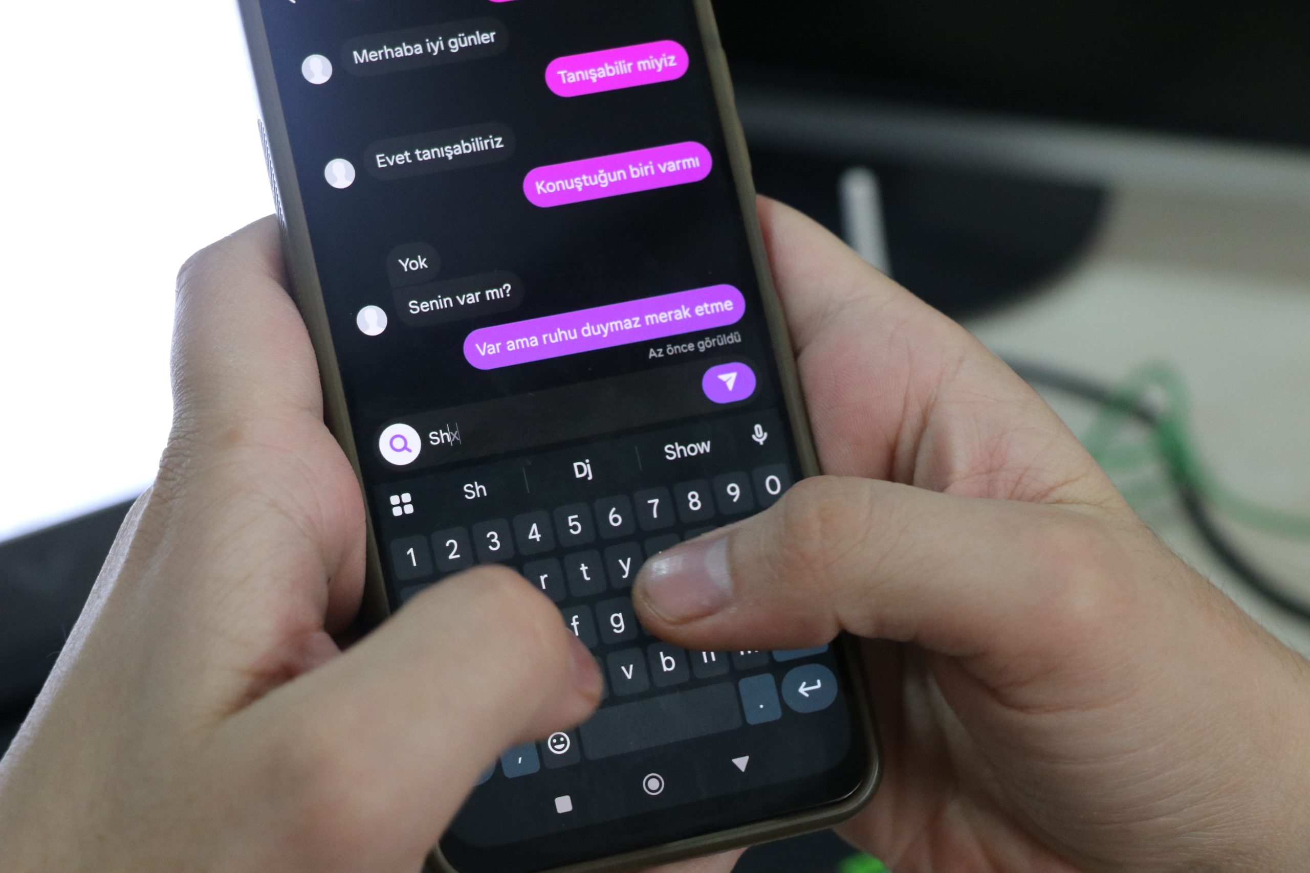 Sosyal Medya İlişkileri Bitiriyor mu? Uzman İsimden "Çok Yönlü Aldatma" Uyarısı