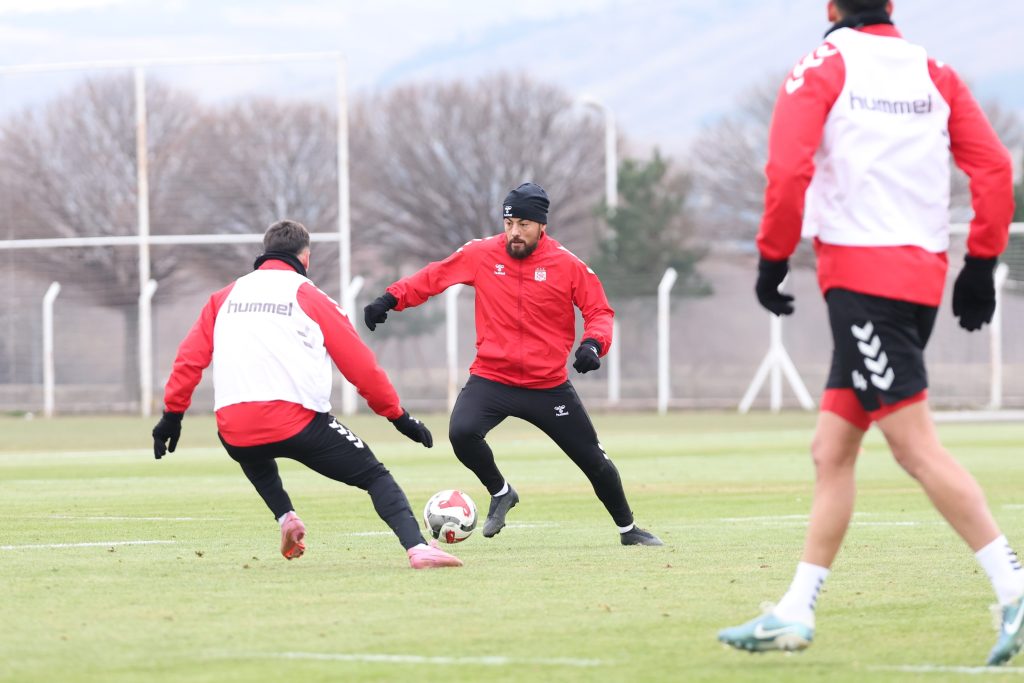 Yiğidolar’da Bandırmaspor Mesaisi Sürüyor AW604903 02 | Gündem Sivas™ Haber