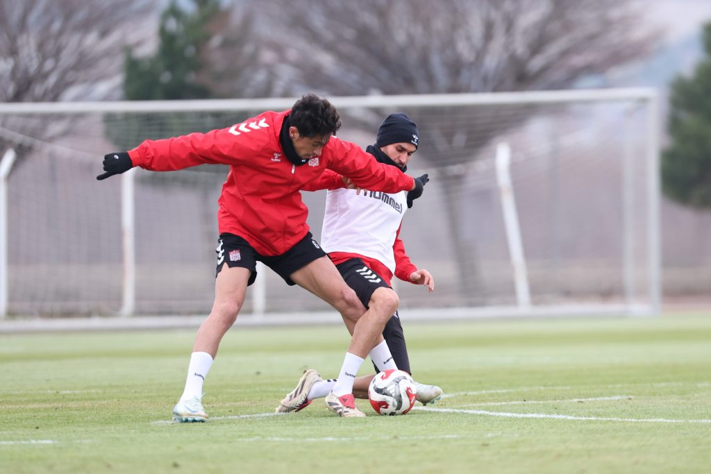 Yiğidolar’da Bandırmaspor Mesaisi Sürüyor AW604903 05 | Gündem Sivas™ Haber