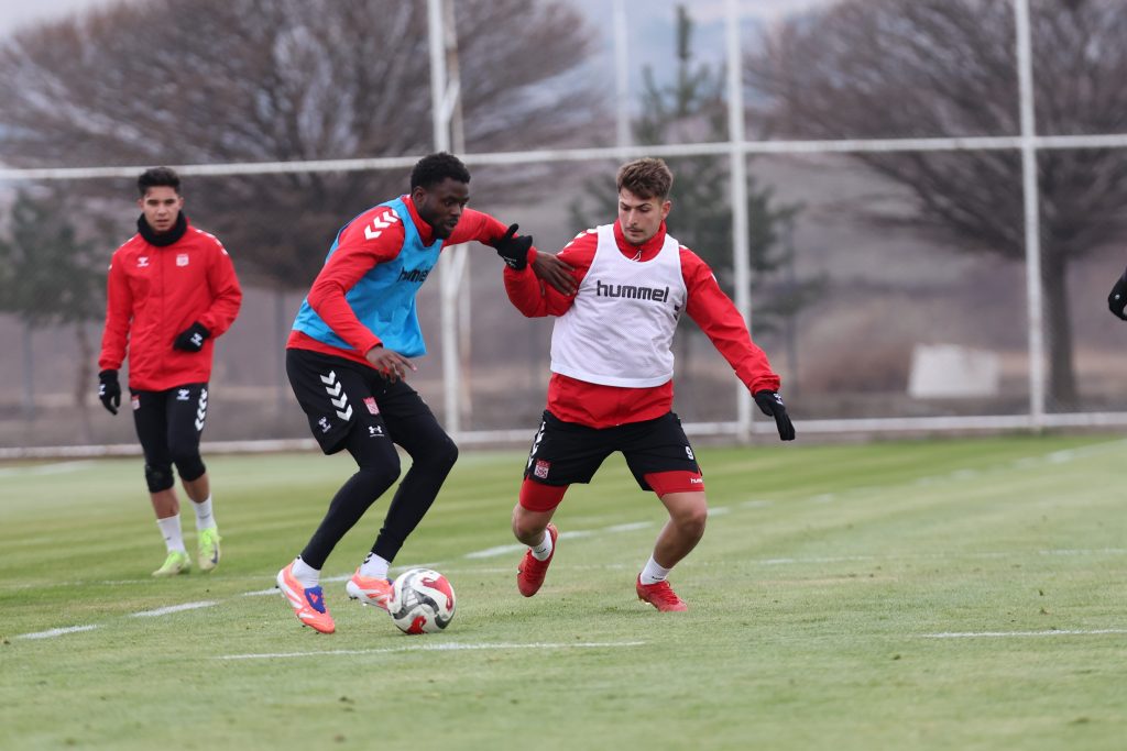 Yiğidolar’da Bandırmaspor Mesaisi Sürüyor AW604903 06 | Gündem Sivas™ Haber