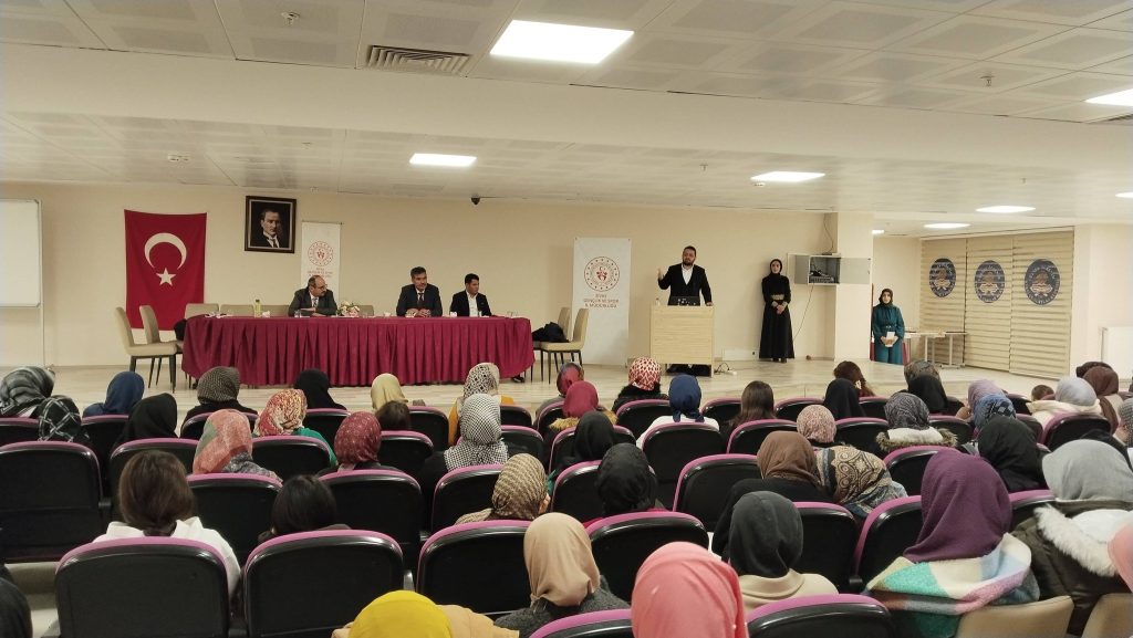 Sivas KYK Yurdunda Maneviyat Dolu Regaip Kandili Programı AW606406 01 | Gündem Sivas™ Haber