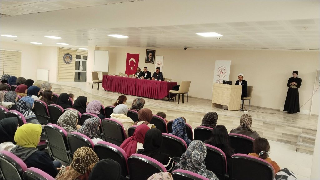 Sivas KYK Yurdunda Maneviyat Dolu Regaip Kandili Programı AW606406 02 | Gündem Sivas™ Haber