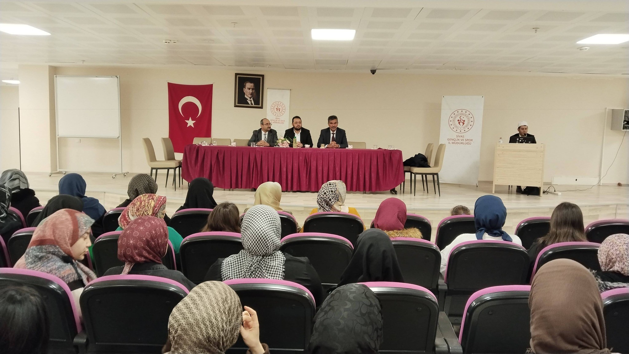 Sivas KYK Yurdunda Maneviyat Dolu Regaip Kandili Programı