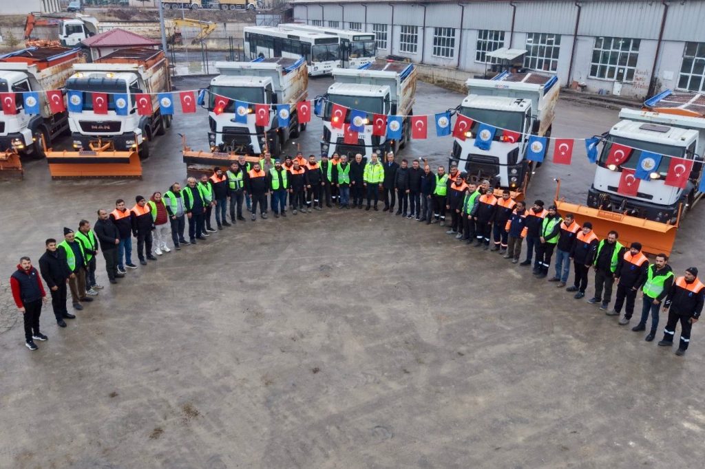 Sivas Belediyesi Kışa Hazır: 180 Personel ve 52 Araç Sahada Olacak AW607387 02 | Gündem Sivas™ Haber