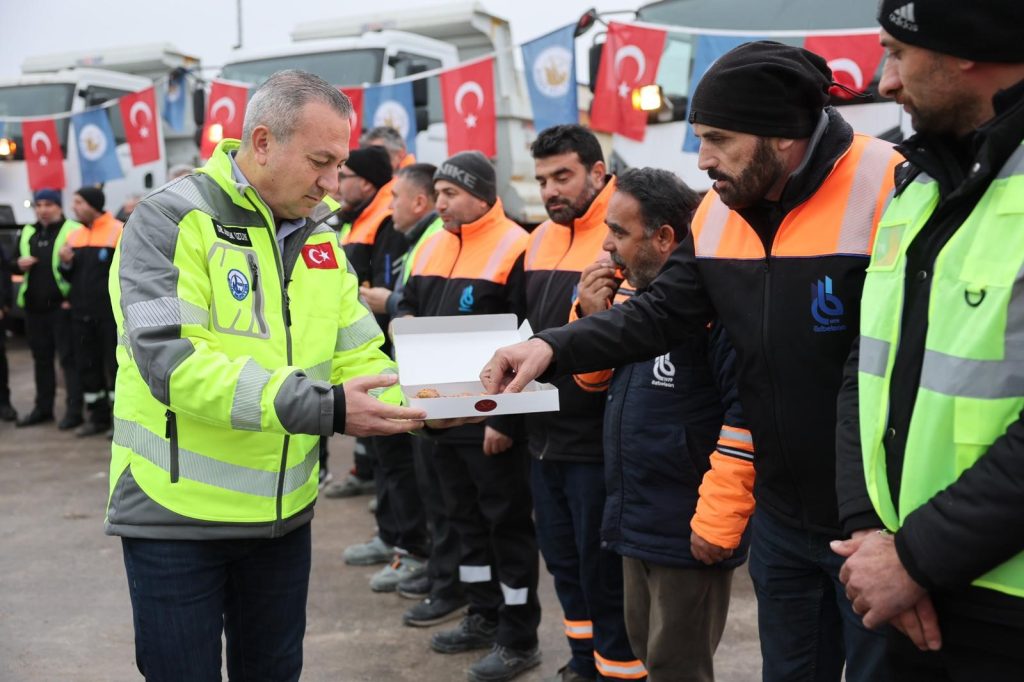 Sivas Belediyesi Kışa Hazır: 180 Personel ve 52 Araç Sahada Olacak Sivas Belediyesi Kışa Hazır: 180 Personel ve 52 Araç Sahada Olacak