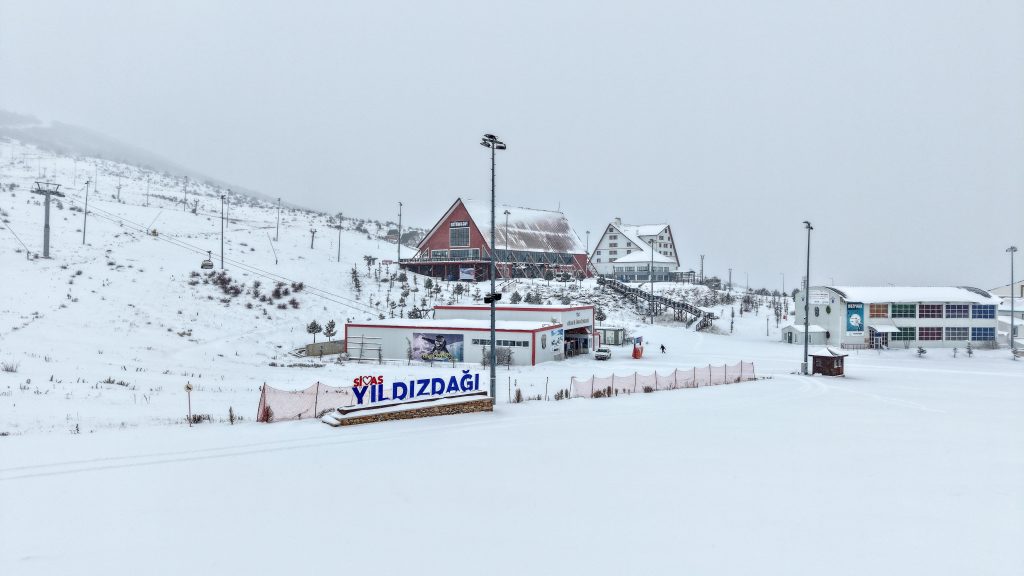 Yıldız Dağı’nda Kar Sevinci: Sezon Açılışı İçin Geri Sayım Başladı AW607612 01 | Gündem Sivas™ Haber
