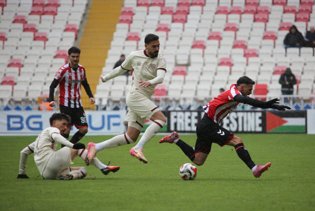 Sivasspor Bandırmaspor’u 2 Golle Geçti!