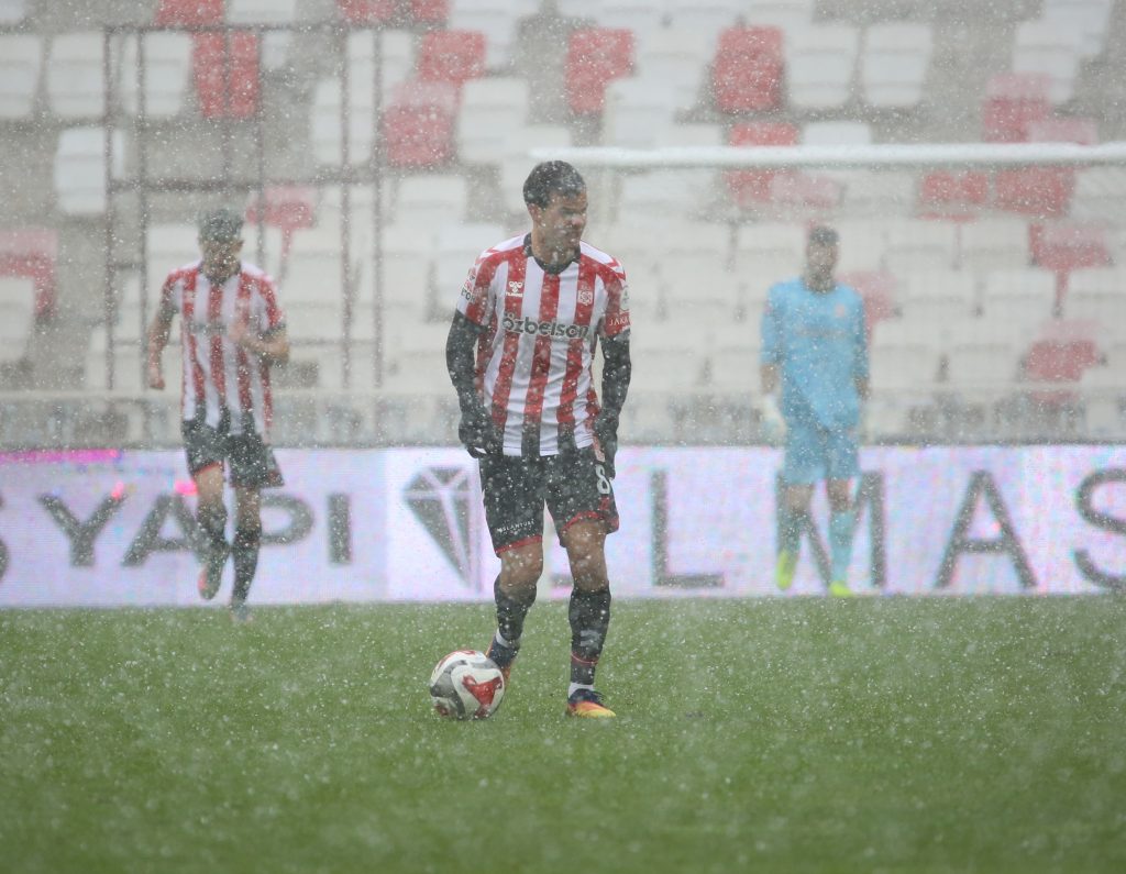 Sivasspor Bandırmaspor'u 2 Golle Geçti! AW607649 10 | Gündem Sivas™ Haber