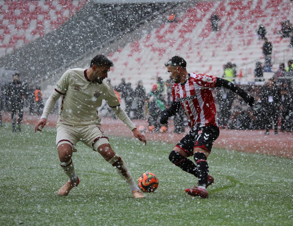 Sivasspor Bandırmaspor'u 2 Golle Geçti! AW607649 13 | Gündem Sivas™ Haber
