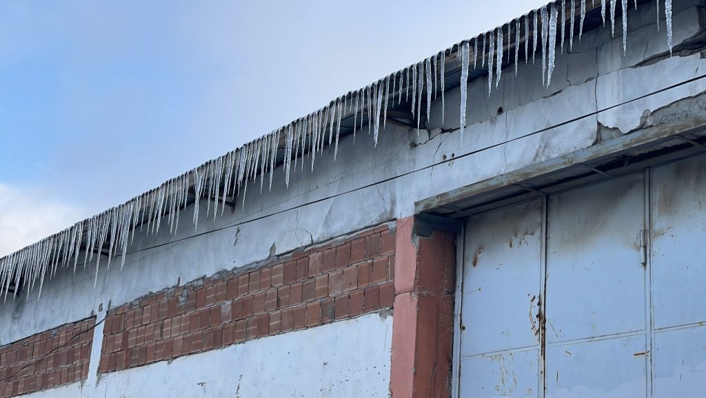 Sivas’ta Sibirya Soğukları Hayatı Dondurdu: Yapay Gölet Buz Tuttu, Ördekler Donmayan Kısımda Kaldı AW609581 04 | Gündem Sivas™ Haber