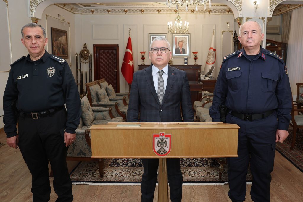 Sivas’ta Güvenlikte Çarpıcı Tablo: 2025’te 135 Operasyonda 41 Kilo Uyuşturucu Ele Geçirildi Sivas’ta Güvenlikte Çarpıcı Tablo: 2025’te 135 Operasyonda 41 Kilo Uyuşturucu Ele Geçirildi