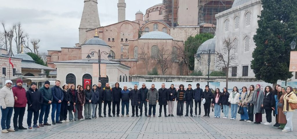 Sivaslı Gençler Fuat Sezgin’in İzinde: İstanbul’da Tarihi Yolculuk Sivaslı Gençler Fuat Sezgin’in İzinde: İstanbul’da Tarihi Yolculuk