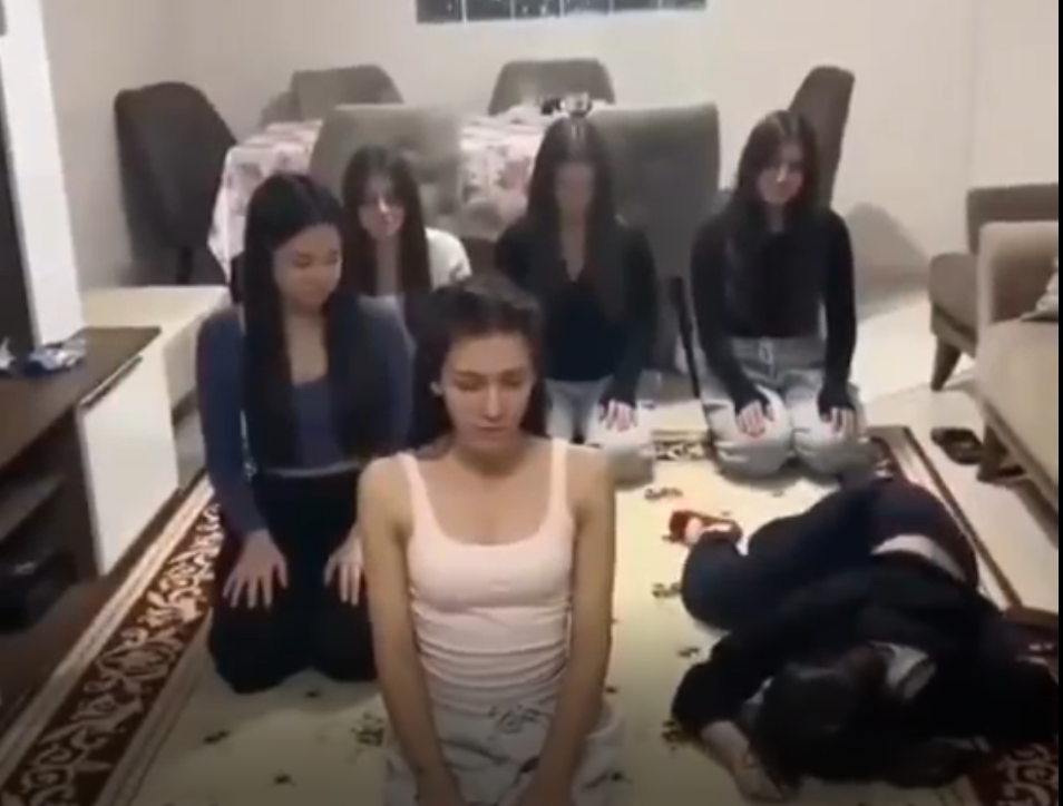 Sosyal Medyada İnanç Değerlerine Saygısızlık Akımı: Namazla Alay Etmek Mizah Değildir!