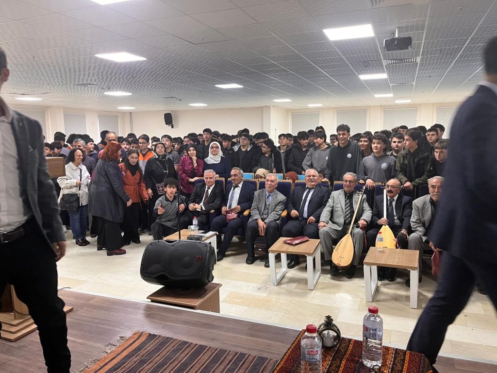 Sivas'ın "Yaşayan Miras"ı: Şiir ve Âşık Atışması Programı SIYSAD 5 | Gündem Sivas™ Haber