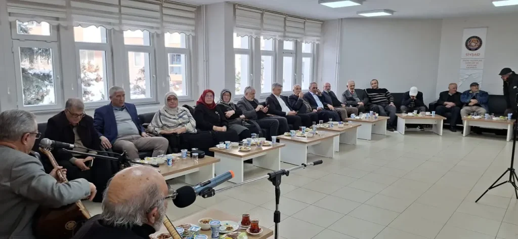 Sivas’ta Şiir ve Âşık Geleneği Huzurevinde Buluştu: Zeki Karasu Onuruna Anlamlı Kültür Programı Sivas’ta Şiir ve Âşık Geleneği Huzurevinde Buluştu: Zeki Karasu Onuruna Anlamlı Kültür Programı