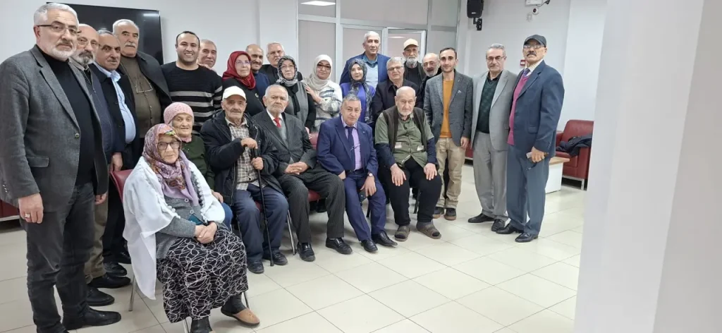 Sivas’ta Şiir ve Âşık Geleneği Huzurevinde Buluştu: Zeki Karasu Onuruna Anlamlı Kültür Programı 1769080778554 image | Gündem Sivas™ Haber