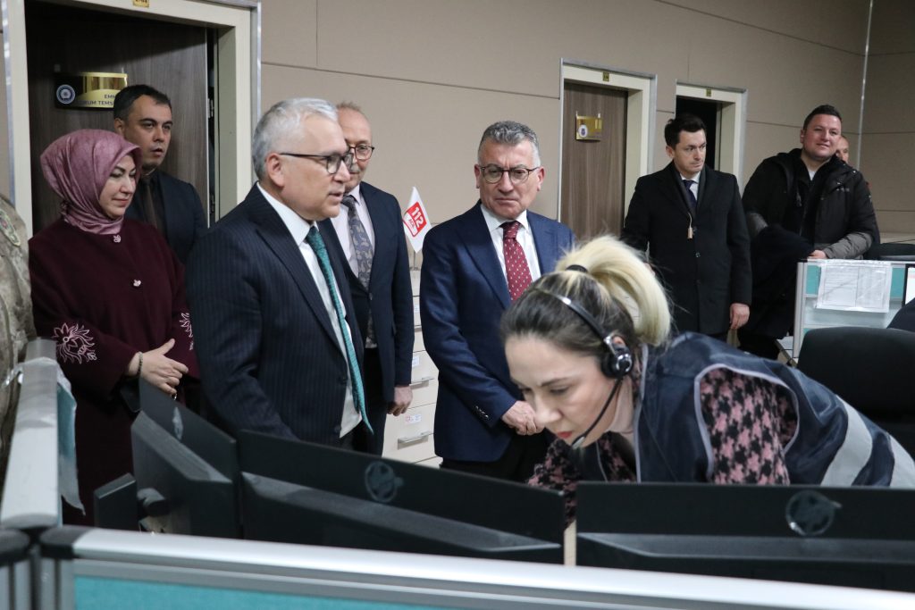 Abdullah Güler’den 2026 Mesajı: “Barışın ve Huzurun Yılı Olsun, İsrail Zulme Son Vermeli” AW611055 04 | Gündem Sivas™ Haber