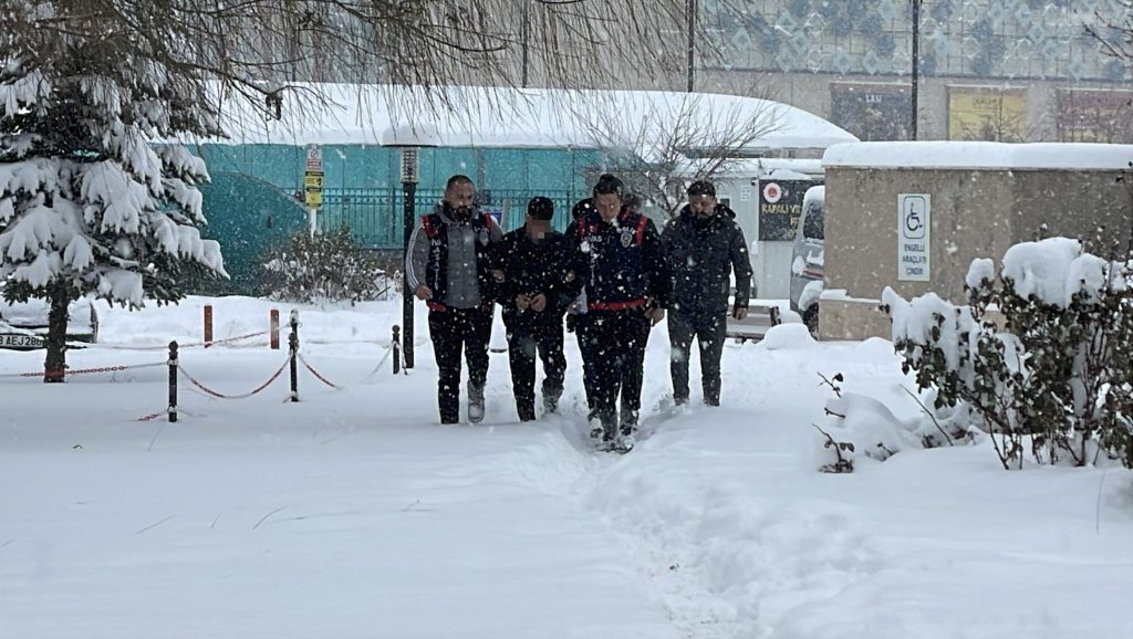 Sivas’ta Yılbaşı Gecesi Kan Döküldü: 18 Yaşındaki Genç Hayatını Kaybetti, Şüpheli Adliyede AW611466 02 | Gündem Sivas™ Haber