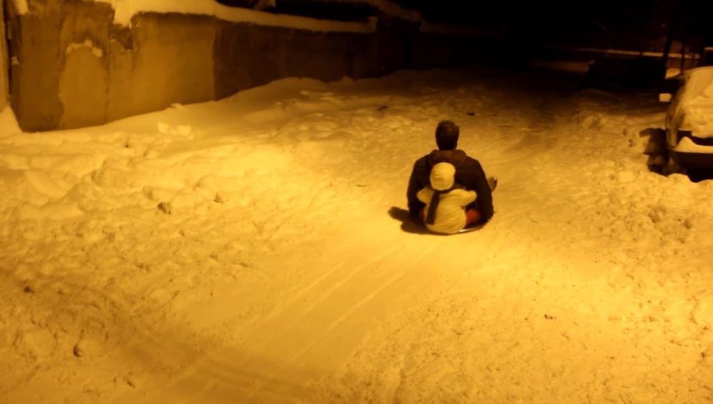 Sivas’ta Kar Sonrası Sokaklar Eğlence Alanına Döndü: Zara’da 30 Santimetrelik Karla Gece Boyu Şenlik AW611875 02 | Gündem Sivas™ Haber