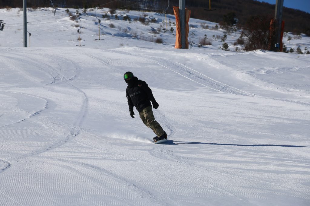 Yıldız Dağı’nda Beklenen An Geldi: Kayak Sezonu Açıldı, Pistler Dolup Taştı AW612955 06 | Gündem Sivas™ Haber