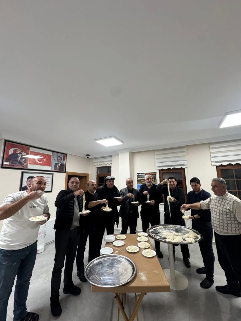 Sivas’ta Kış Gecelerinin Asırlık Geleneği: Tel Helva Birlik ve Beraberliği Pekiştiriyor Sivas’ta Kış Gecelerinin Asırlık Geleneği: Tel Helva Birlik ve Beraberliği Pekiştiriyor