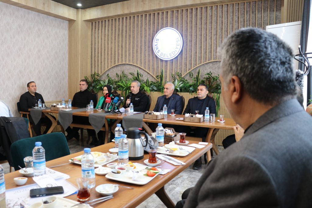 Sivas’ta Karla Mücadelede Rekor Ölçek: 1.208 Kilometrelik Yol Ağı 7/24 Açık Tutuldu AW613227 03 | Gündem Sivas™ Haber