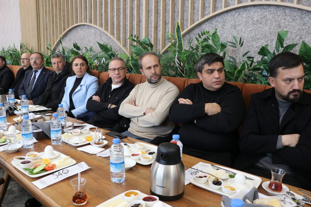 Sivas’ta Karla Mücadelede Rekor Ölçek: 1.208 Kilometrelik Yol Ağı 7/24 Açık Tutuldu AW613227 04 | Gündem Sivas™ Haber