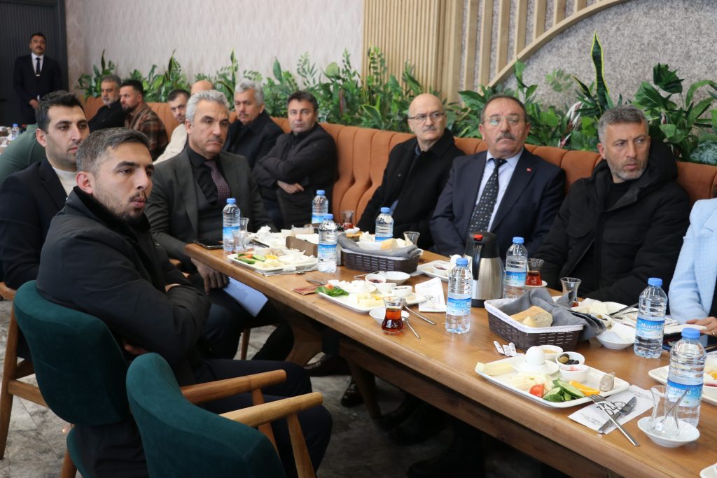 Sivas’ta Karla Mücadelede Rekor Ölçek: 1.208 Kilometrelik Yol Ağı 7/24 Açık Tutuldu AW613227 06 | Gündem Sivas™ Haber