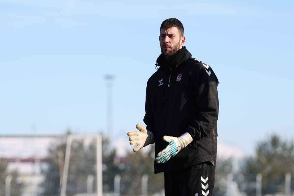 Sivasspor’da Erzurumspor Mesaisi Hızlandı: Kırmızı-Beyazlılar 3 Puan İçin Sahaya Kilitlendi AW613938 04 | Gündem Sivas™ Haber