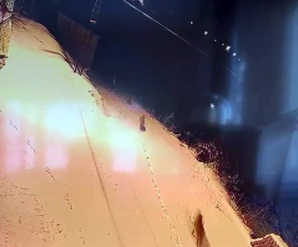 Sivas’ta Sibirya Soğuğu Kurtları Şehre İndirdi: Gürün’de Sürü Güvenlik Kamerasında Sivas’ta Sibirya Soğuğu Kurtları Şehre İndirdi: Gürün’de Sürü Güvenlik Kamerasında